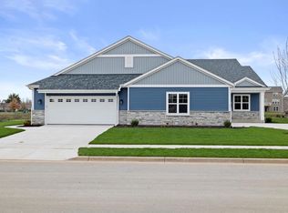 1588 Weston Ridge Rd, Oconomowoc, WI 53066