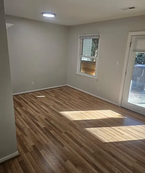 119 Albemarle Dr — Photo 11
