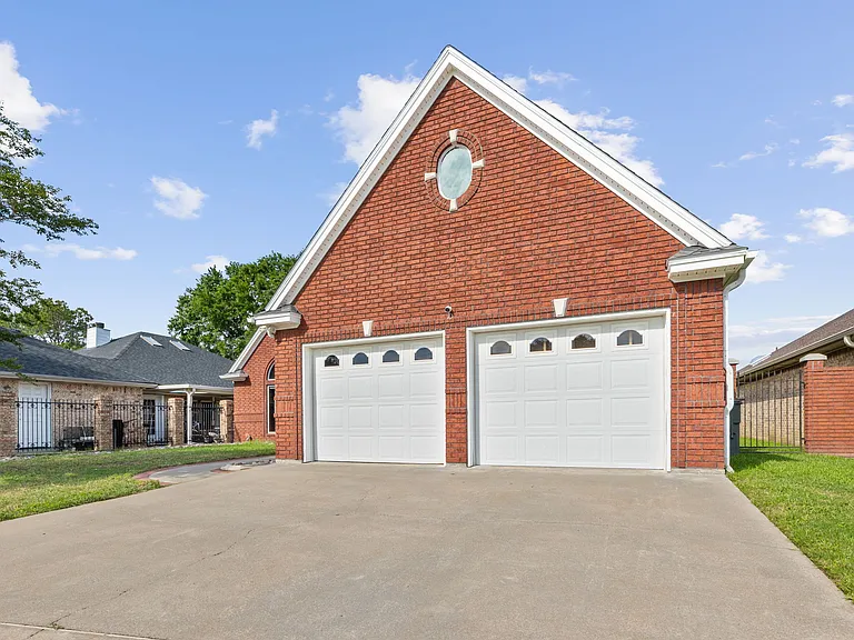 7724 Golfhill Dr — Photo 61