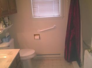 906 Meadow Ln, Fremont, OH 43420