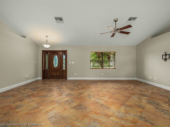 4th image of 1731 Circle Dr