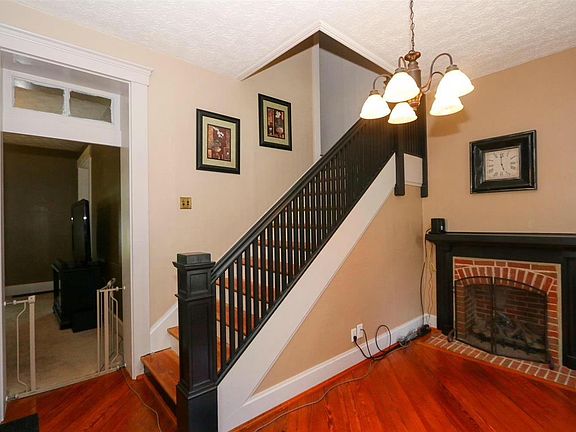 3rd image of 523 W Main St