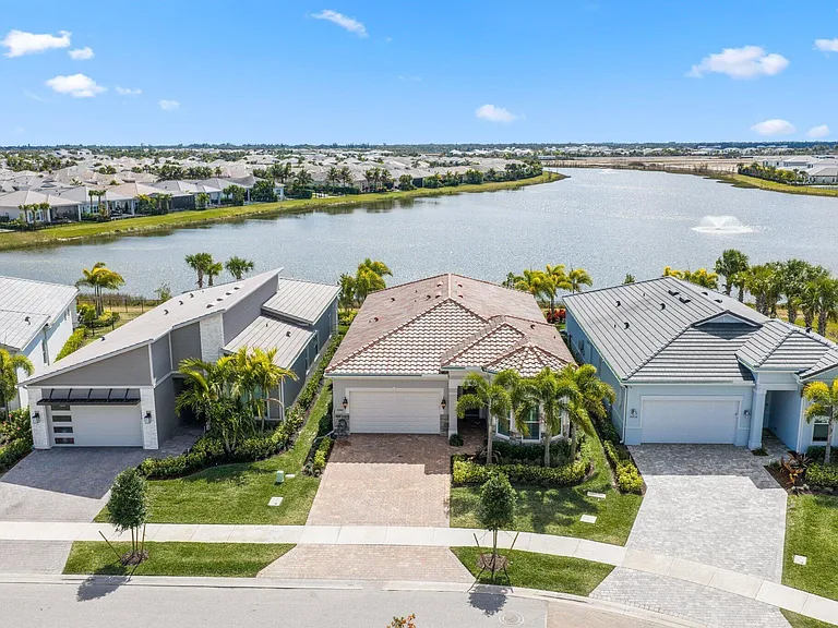 10466 Northbrook Circle Palm — Photo 2