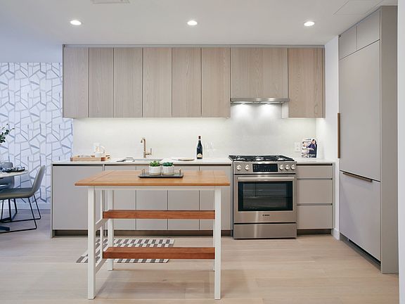 3rd image of 3 Court Sq APT 6204
