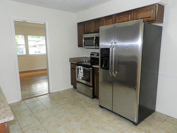 5th image of 2018 Northtowne Ct