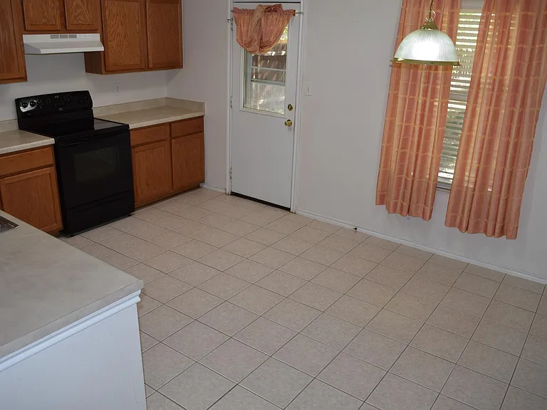 2122 Creek Knl — Photo 11