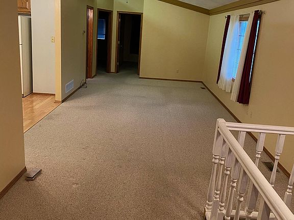 3rd image of 2106 Oxford Dr