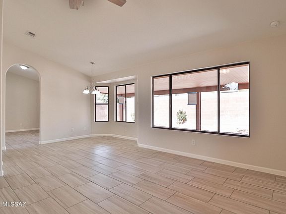 5th image of 2610 W Camino Del Medrano