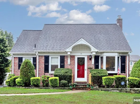 45 Forest Rd, Dumont, NJ 07628