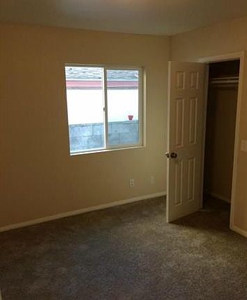 5th image of 1658 E 111th Pl