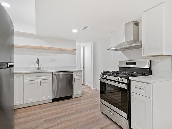 3rd image of 114 S 16th St