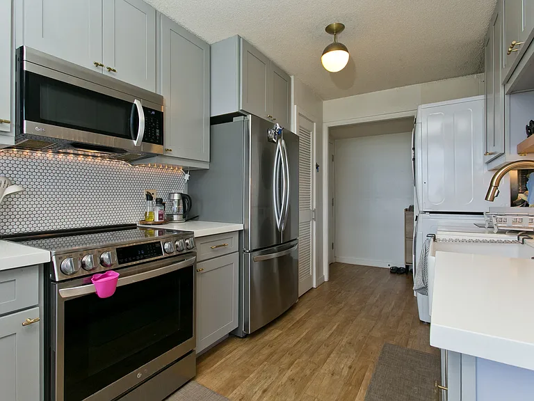 S King St — Photo 28
