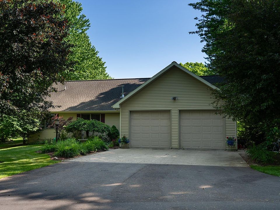 1st image of 1083 El Camino Grande Dr