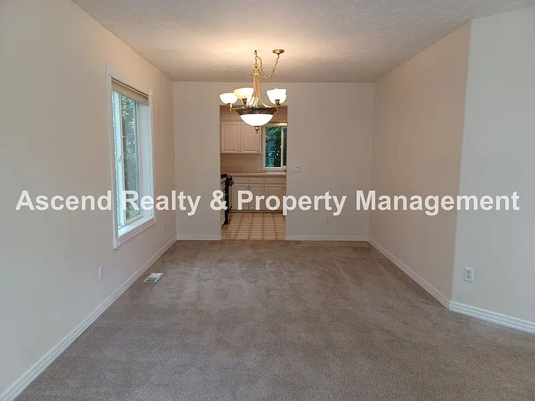 8523 SW Marissa Dr — Photo 2