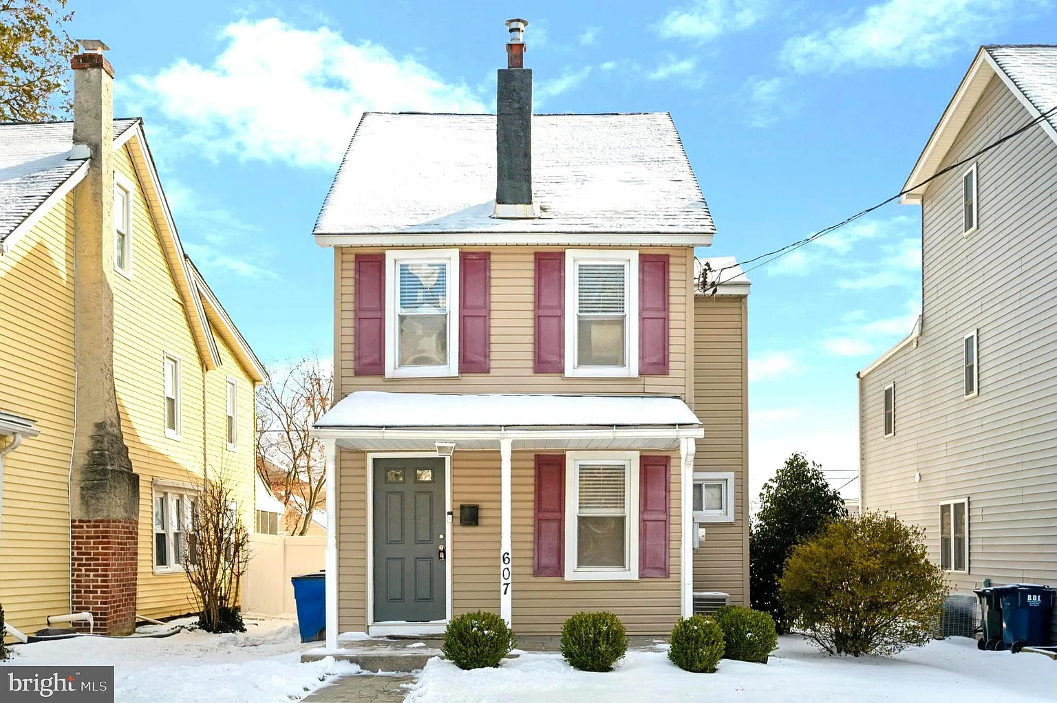 607 Vernon St photo 1