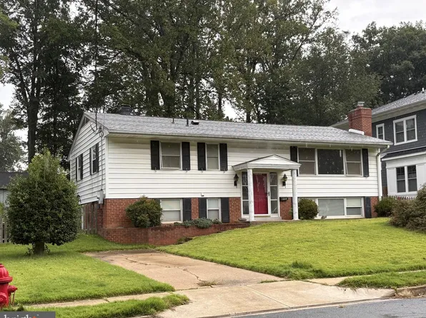 1214 Ross Dr SW, Vienna, VA 22180