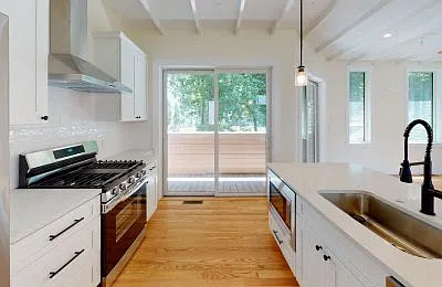 48 Cameron St #3