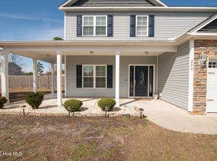 200 Southerland Ct, Hubert, NC 28539