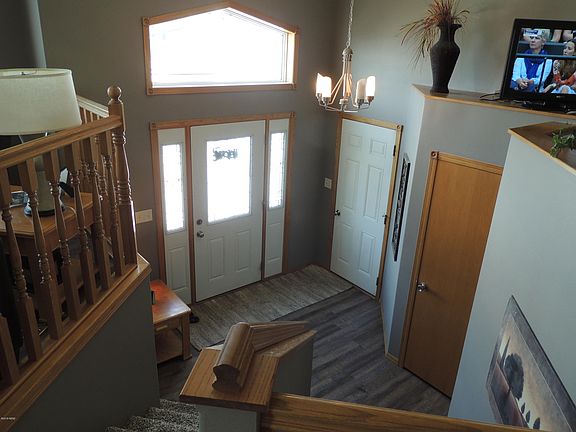 3rd image of 1126 Cherry Dr