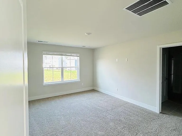 128 Wappinger Ter — Photo 5