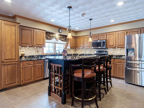 4th image of 343 Castle Wynd Dr