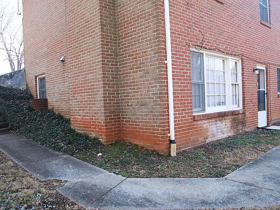 4th image of 103 Hampden Dr