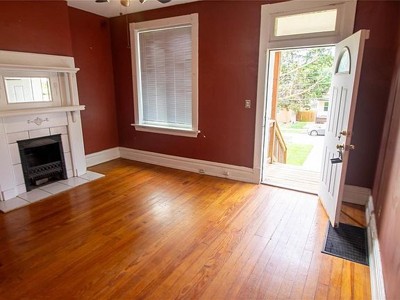 3rd image of 1226 Kraft St