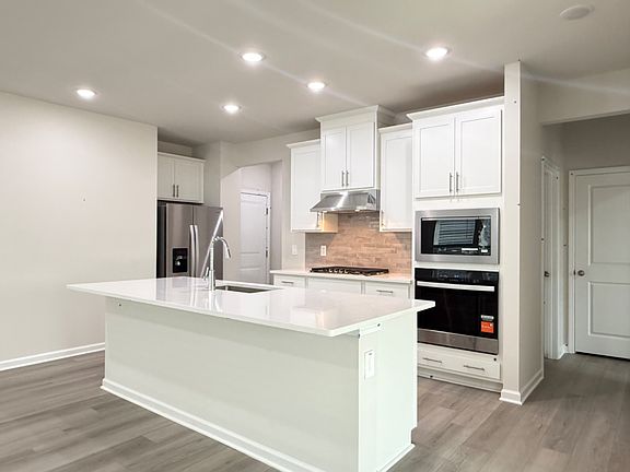 4th image of 1008 Saint Lawrence Dr