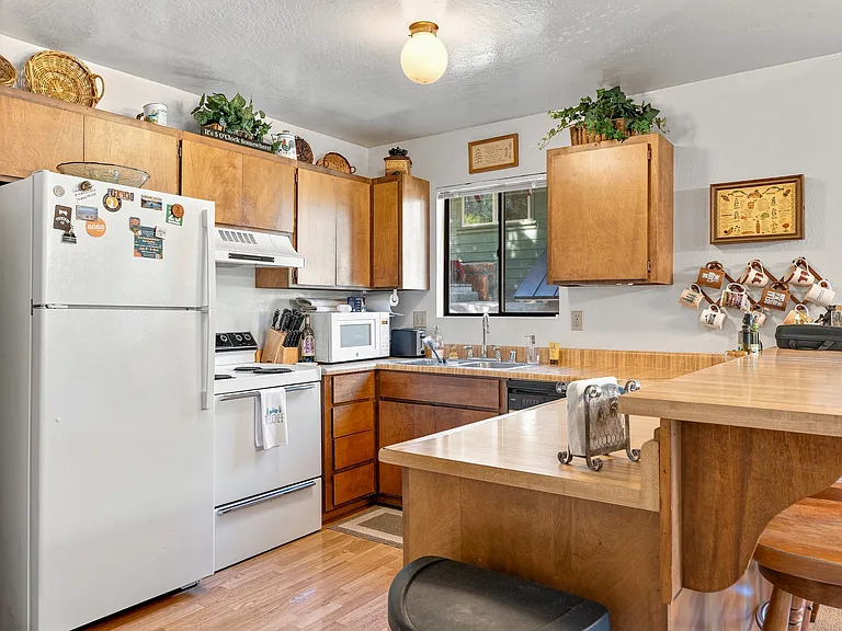 15641 Conifer Dr — Photo 5