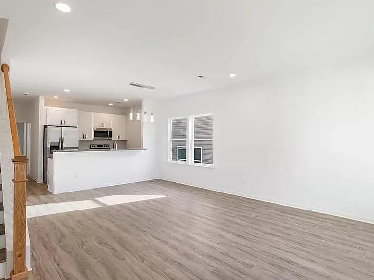 35 Marble St — Photo 6