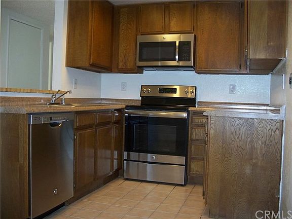 5th image of 435 W 9th St Unit C1