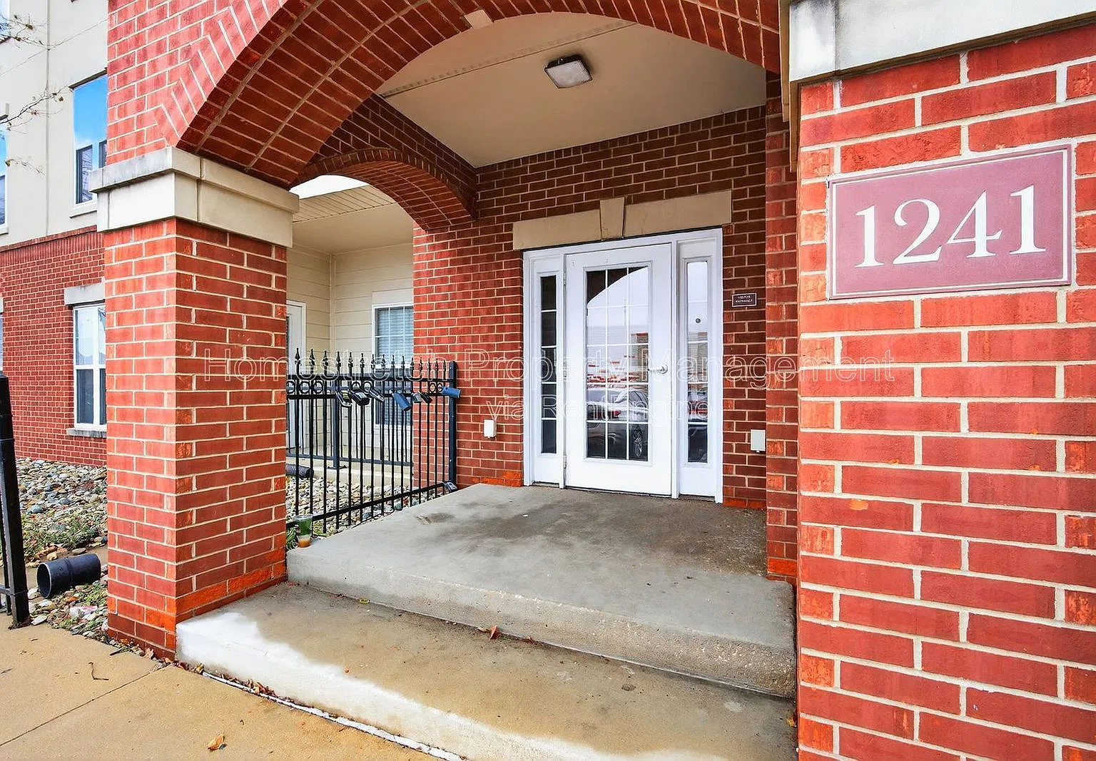 2 bed, 2.0 bath, $1,550 — Photo 2