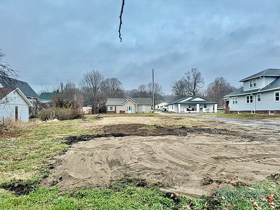 5th image of 939 E Morgan St