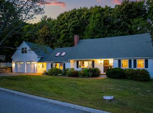 45 Pleasant St, Wolfeboro, NH 03894