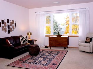 820 Pavilion Pl, Ashland, OR 97520