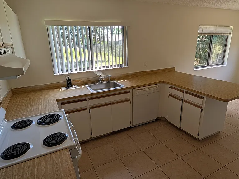 1257 Lamplighter Dr NW — Photo 5
