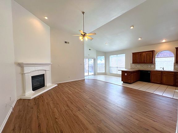 3rd image of 9721 Gallatin Ln