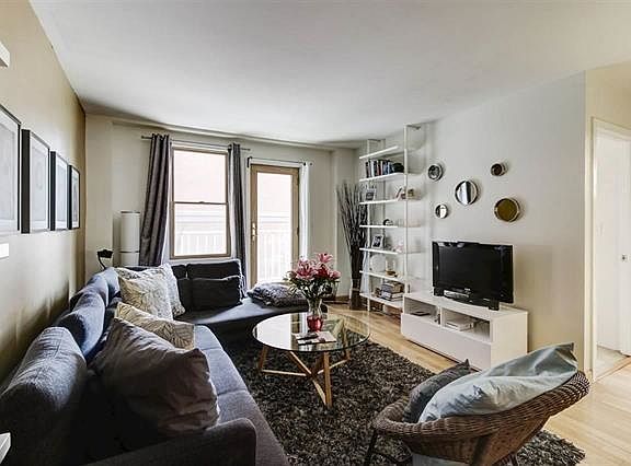 3rd image of 242 Barrow St #1D