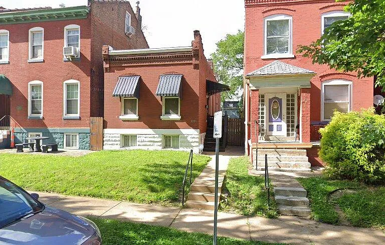 2223 Alberta St — Photo 1