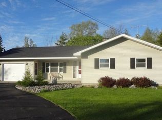 16880 Highland Pines Rd, Presque Isle, MI 49777