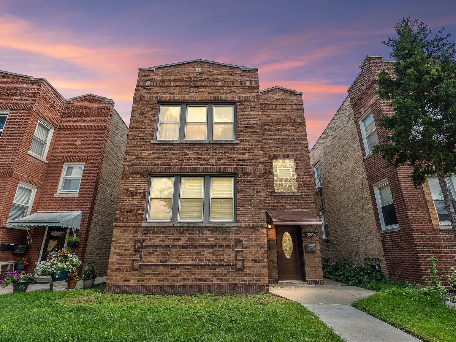 2 bed, 1100 sqft, $1,950 — Photo 2