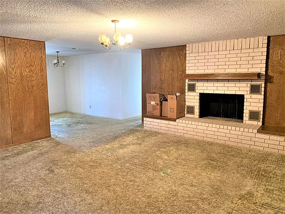 Image 3: Living Room