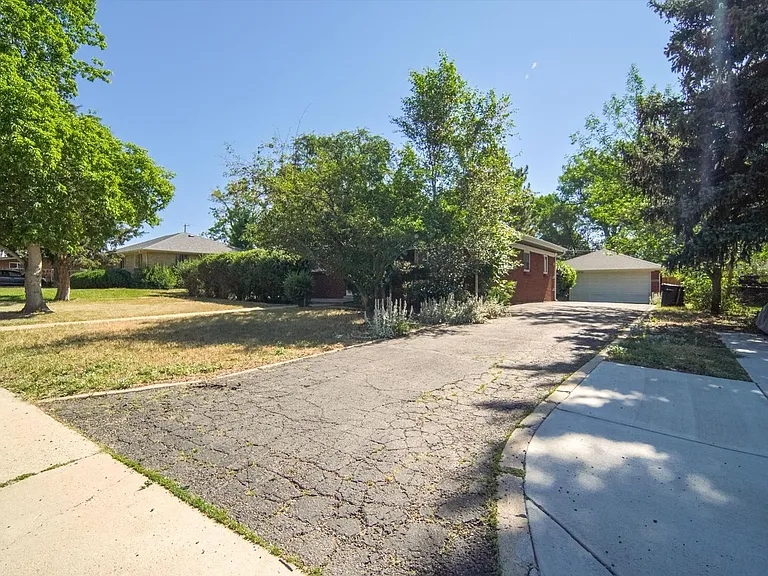 6370 Quay St — Photo 3