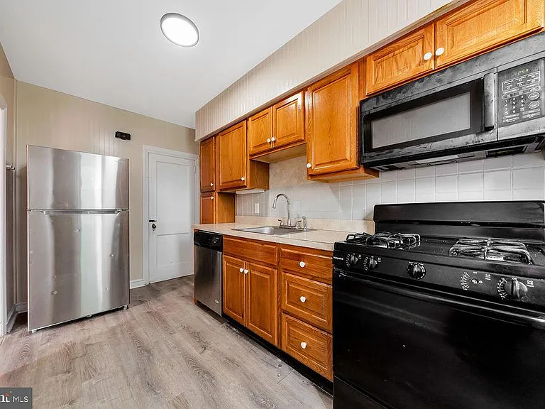 293 Wabash Ave — Photo 10