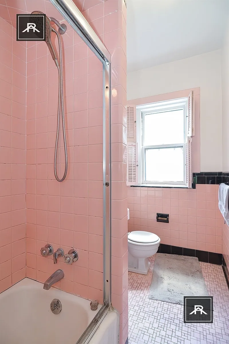 Building Photo - 925 Beacon St #3