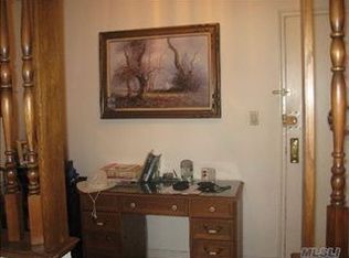 3185 Crescent St APT 404, Astoria, NY 11106