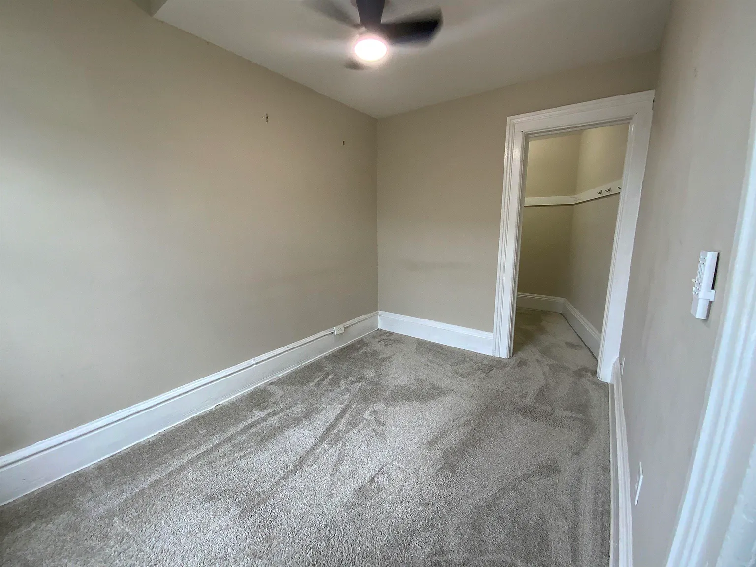 3 bed, 1.0 bath, 926 sqft, $1,500 — Photo 4