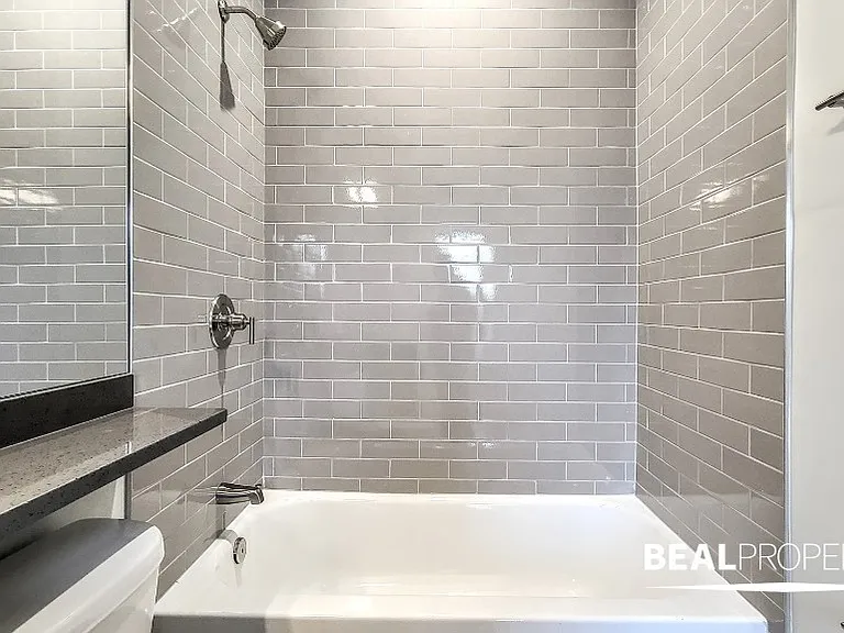 1002 Crain St #2 — Photo 31