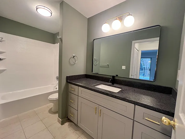125 Granville Ct — Photo 11