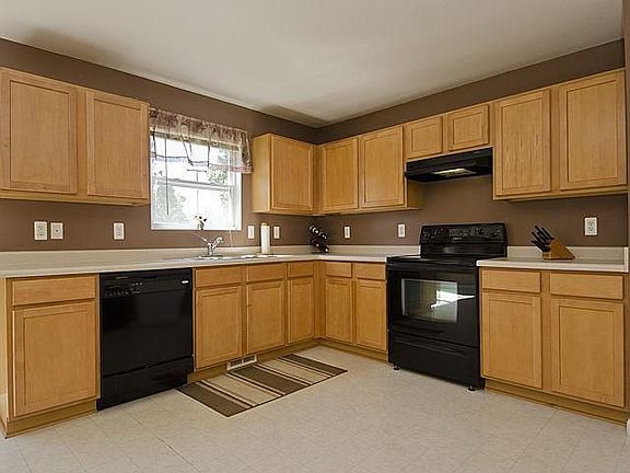 4th image of 801 Primrose Ln